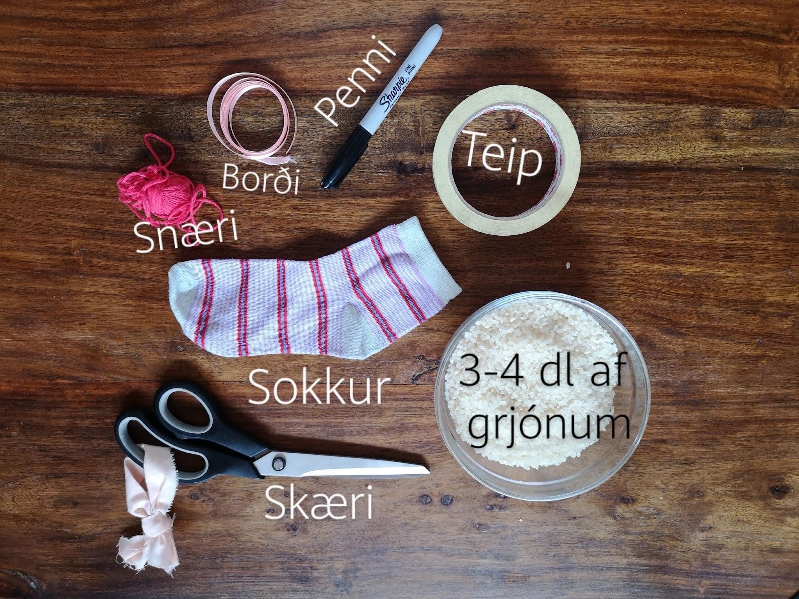 páskakanína áhöld